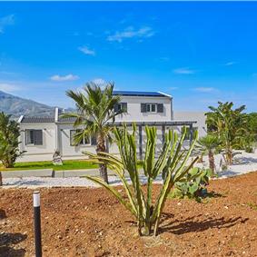 5 bedroom villa with infinity pool, Castellammare del Golfo, sleeps 9